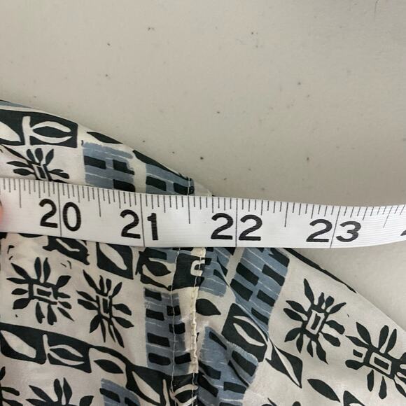 Vtg‎ 90s Button Up Mens Size XL 100% Silk Band Collar Batik Print Cabana Friends - Picture 6 of 8